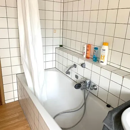 Private Room In Apartment ,Adress Steinweg 19 ,Regensburg North, Wifi , Free Parking,Cathedrale View Apartment Regensburg