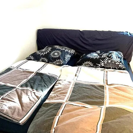 Private Room In Apartment ,Adress Steinweg 19 ,Regensburg North, Wifi , Free Parking,Cathedrale View
